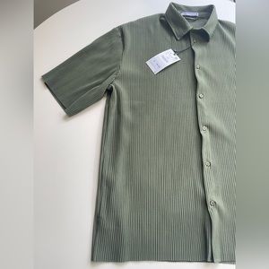 Zara Men textured short sleeve button up, new with tags, fits like XXL